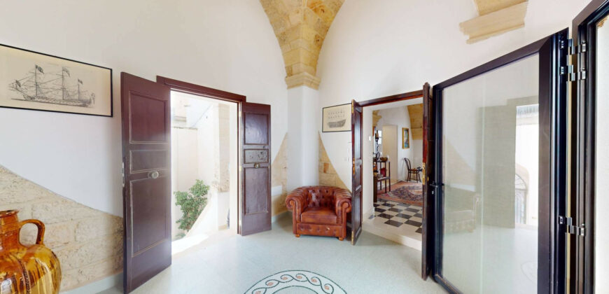 Prestigioso Palazzo in Centro Storico – Galatina Prestigioso Palazzo in Centro Storico – Galatina