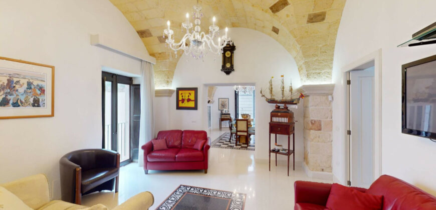 Prestigioso Palazzo in Centro Storico – Galatina Prestigioso Palazzo in Centro Storico – Galatina