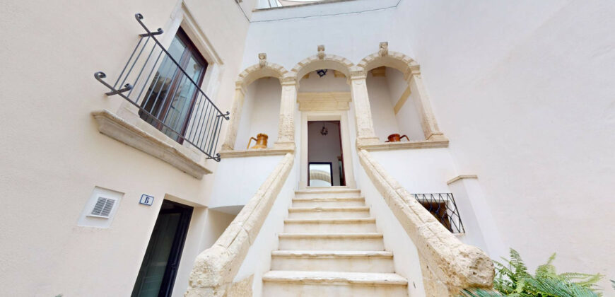 Prestigioso Palazzo in Centro Storico – Galatina Prestigioso Palazzo in Centro Storico – Galatina