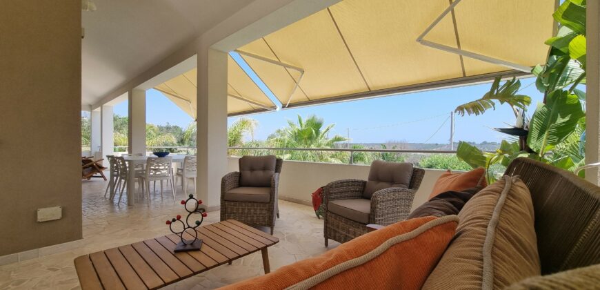 Gagliano del Capo immersa nel verde e a pochissimi minuti a piedi dal mare elegante villa con piscina – Gagliano del Capo – Elegant Villa with Pool, Surrounded by Nature and Just a Few Minutes’ Walk from the Sea