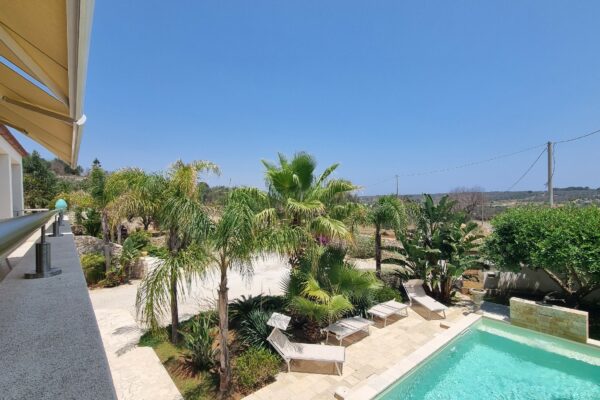 Gagliano del Capo immersa nel verde e a pochissimi minuti a piedi dal mare elegante villa con piscina – Gagliano del Capo – Elegant Villa with Pool, Surrounded by Nature and Just a Few Minutes’ Walk from the Sea