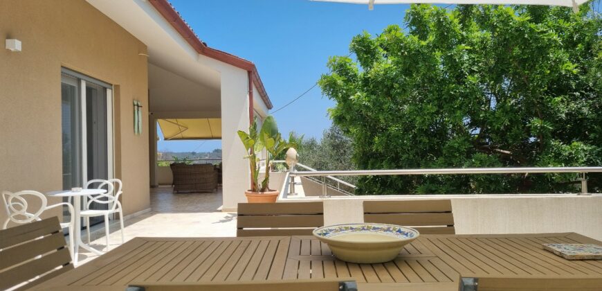 Gagliano del Capo immersa nel verde e a pochissimi minuti a piedi dal mare elegante villa con piscina – Gagliano del Capo – Elegant Villa with Pool, Surrounded by Nature and Just a Few Minutes’ Walk from the Sea