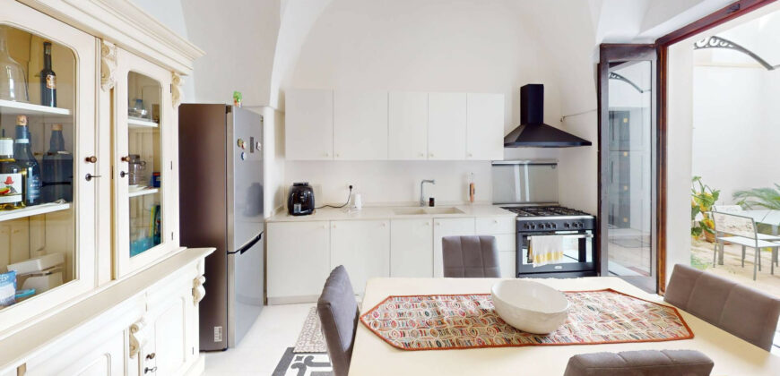 Prestigioso Palazzo in Centro Storico – Galatina Prestigioso Palazzo in Centro Storico – Galatina