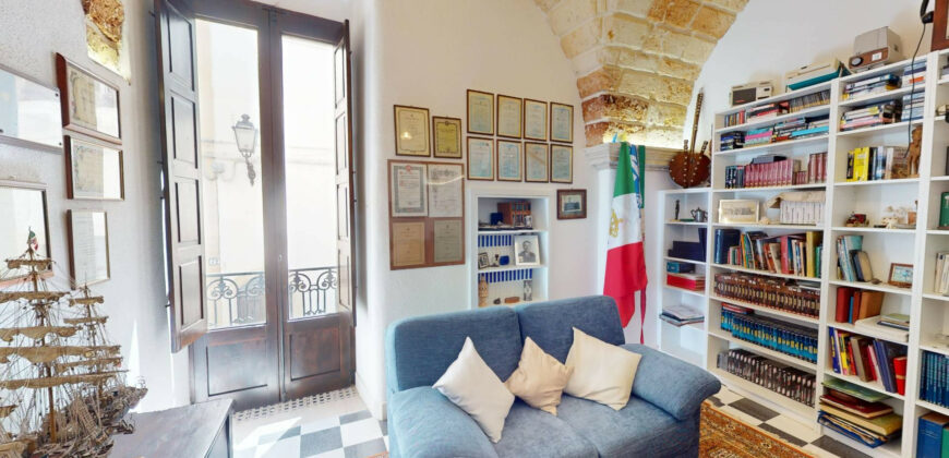 Prestigioso Palazzo in Centro Storico – Galatina Prestigioso Palazzo in Centro Storico – Galatina