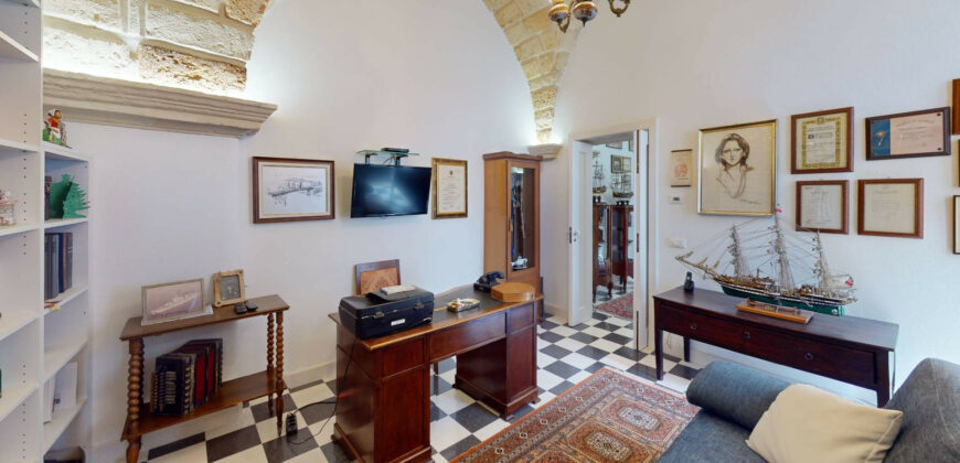 Prestigioso Palazzo in Centro Storico – Galatina Prestigioso Palazzo in Centro Storico – Galatina