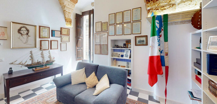 Prestigioso Palazzo in Centro Storico – Galatina Prestigioso Palazzo in Centro Storico – Galatina