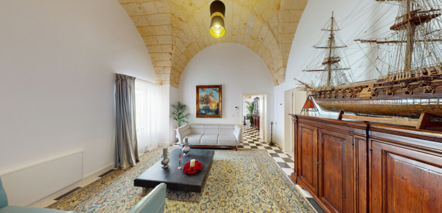 Prestigioso Palazzo in Centro Storico – Galatina Prestigioso Palazzo in Centro Storico – Galatina