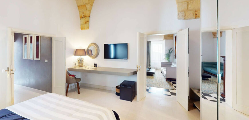 Prestigioso Palazzo in Centro Storico – Galatina Prestigioso Palazzo in Centro Storico – Galatina