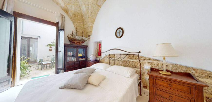 Prestigioso Palazzo in Centro Storico – Galatina Prestigioso Palazzo in Centro Storico – Galatina