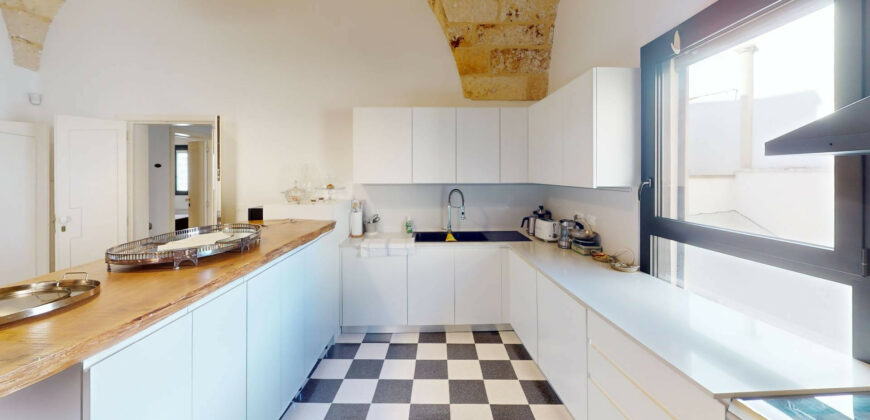 Prestigioso Palazzo in Centro Storico – Galatina Prestigioso Palazzo in Centro Storico – Galatina