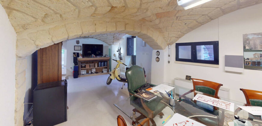 Prestigioso Palazzo in Centro Storico – Galatina Prestigioso Palazzo in Centro Storico – Galatina