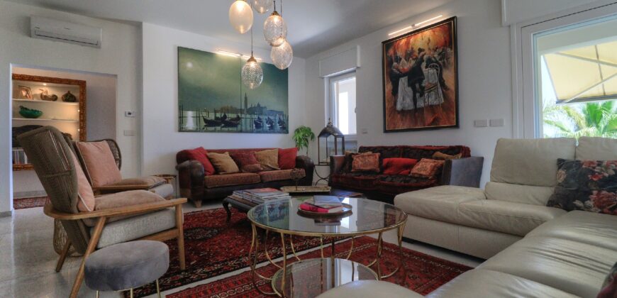 Gagliano del Capo immersa nel verde e a pochissimi minuti a piedi dal mare elegante villa con piscina – Gagliano del Capo – Elegant Villa with Pool, Surrounded by Nature and Just a Few Minutes’ Walk from the Sea