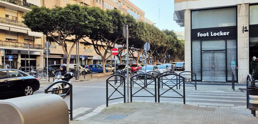 Lecce Via Braccio Martella locale commerciale 65 mq già a reddito