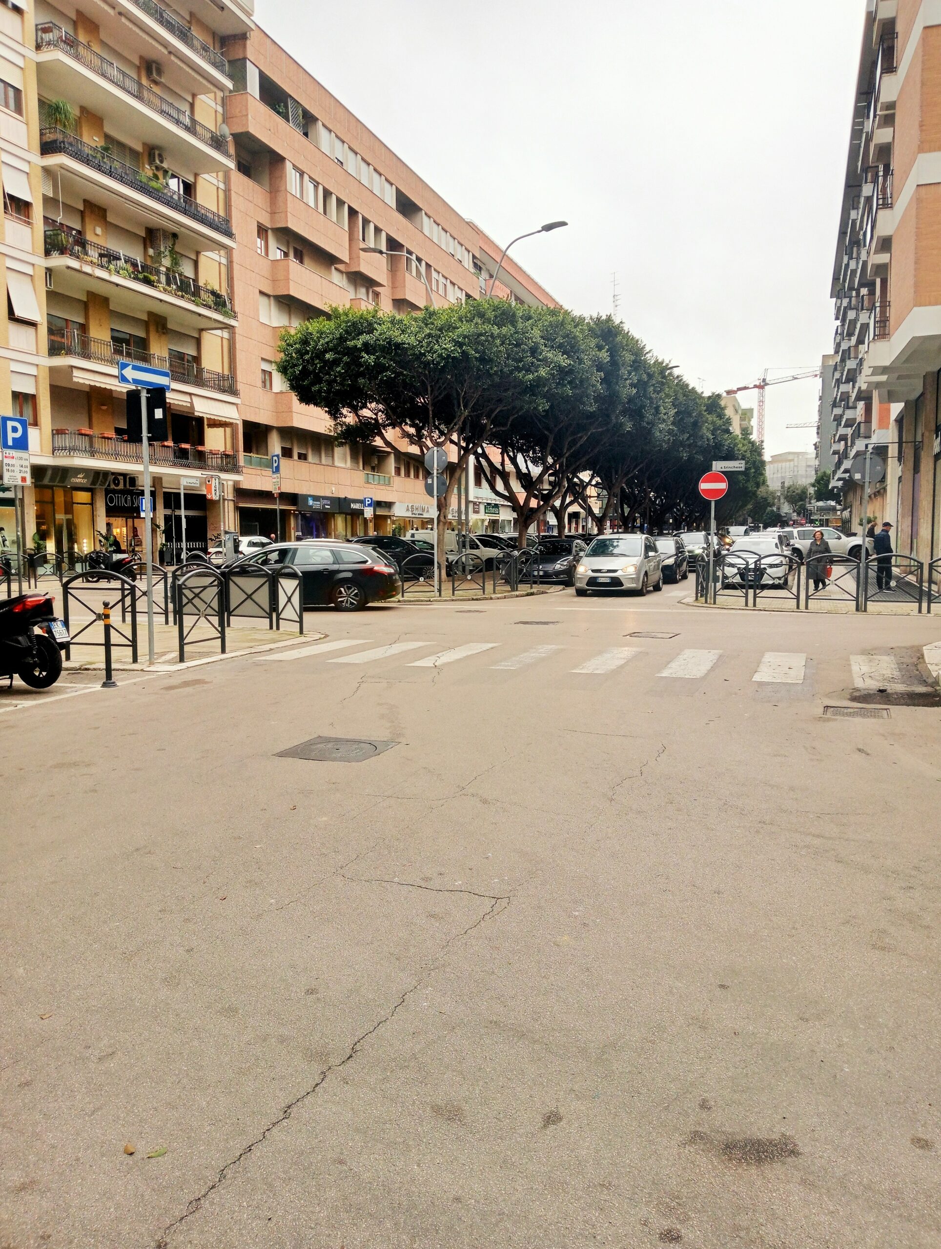 Lecce Via Braccio Martella locale commerciale 65 mq già a reddito