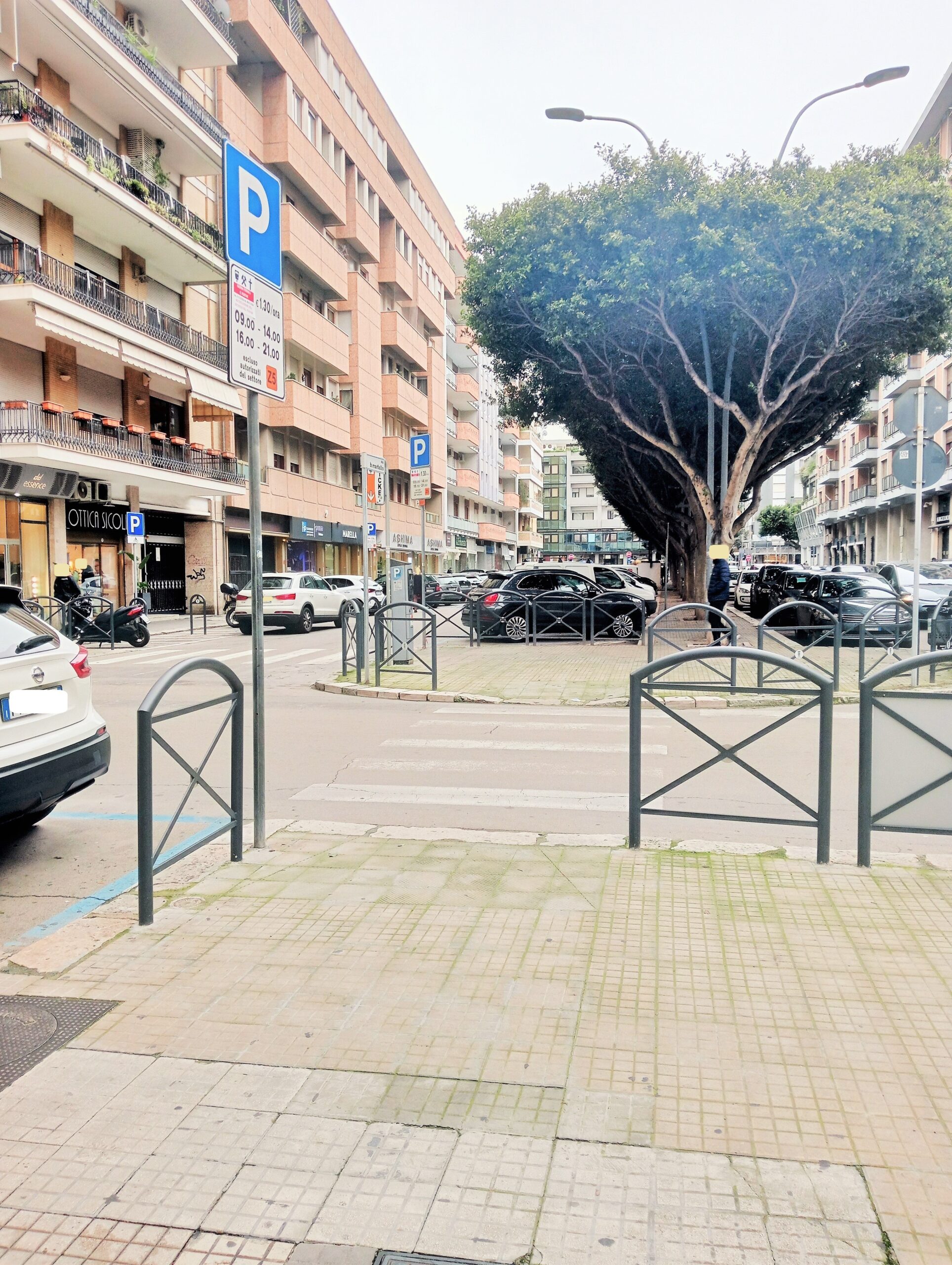 Lecce Via Braccio Martella locale commerciale 65 mq già a reddito