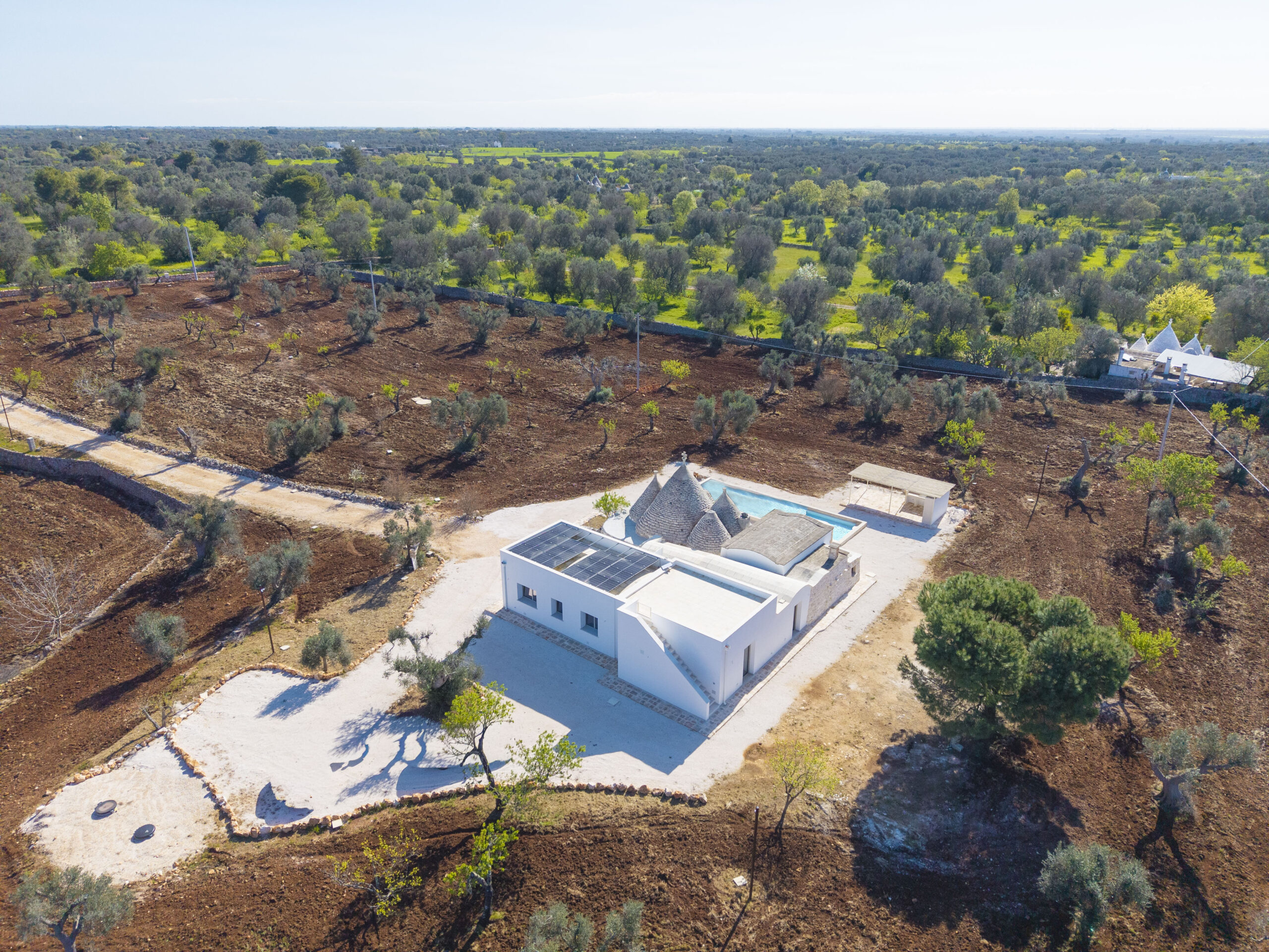 Splendida proprietà con trulli e piscina in vendita nella Valle d’Itria – Ceglie Messapica (BR)Stunning Trulli Property with Pool for Sale in the Itria Valley – Ceglie Messapica (BR)