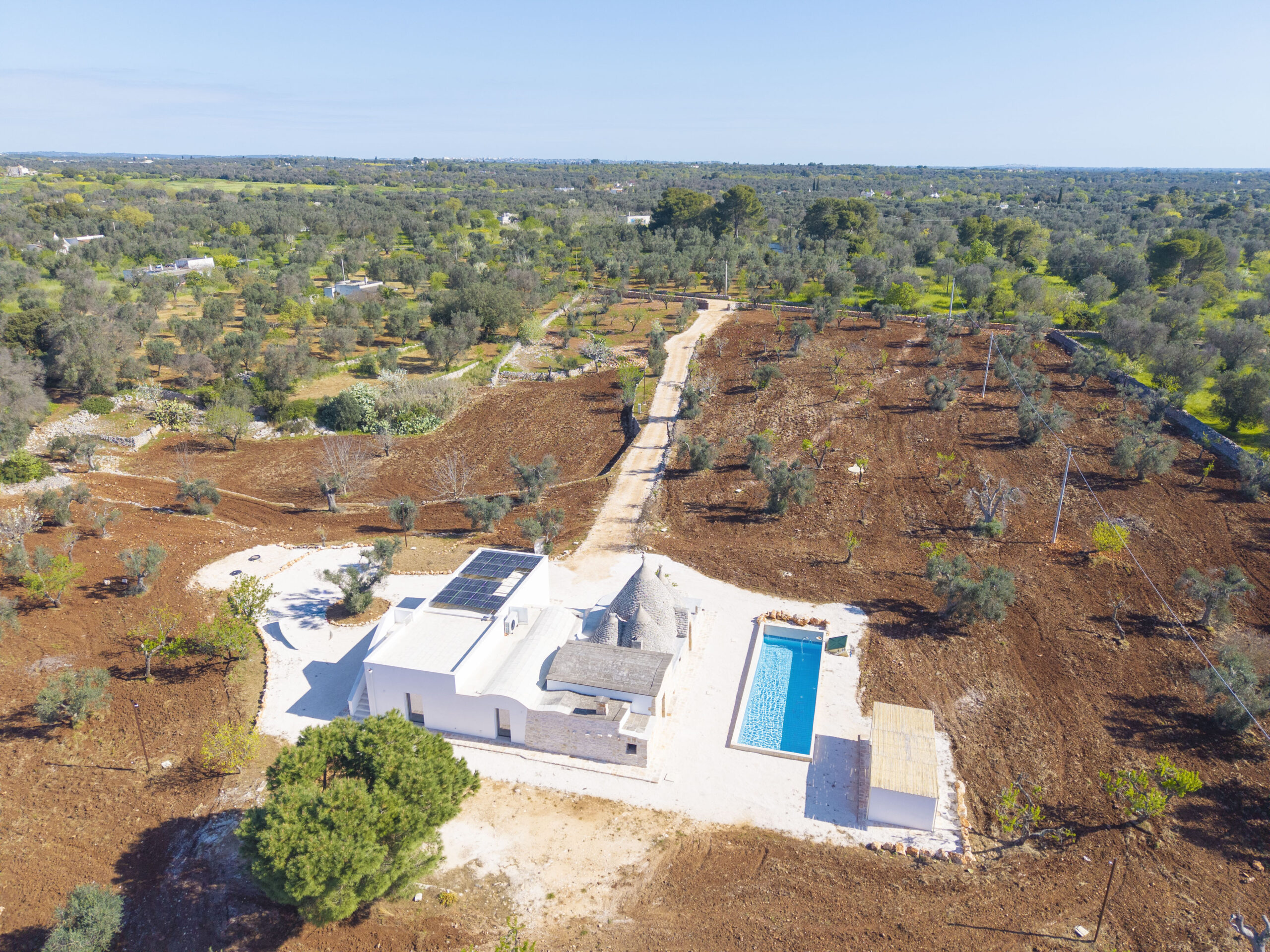 Splendida proprietà con trulli e piscina in vendita nella Valle d’Itria – Ceglie Messapica (BR)Stunning Trulli Property with Pool for Sale in the Itria Valley – Ceglie Messapica (BR)