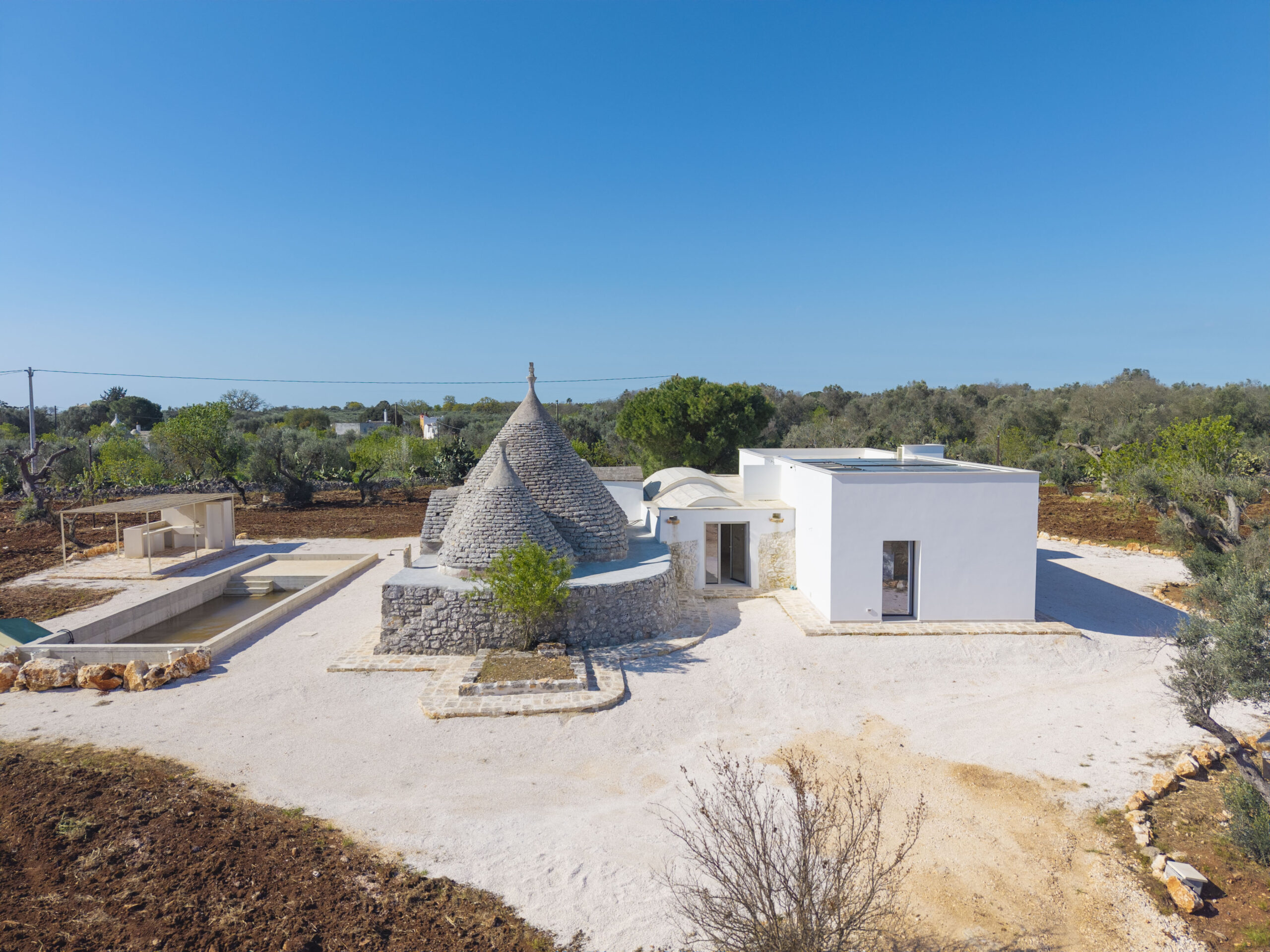 Splendida proprietà con trulli e piscina in vendita nella Valle d’Itria – Ceglie Messapica (BR)Stunning Trulli Property with Pool for Sale in the Itria Valley – Ceglie Messapica (BR)