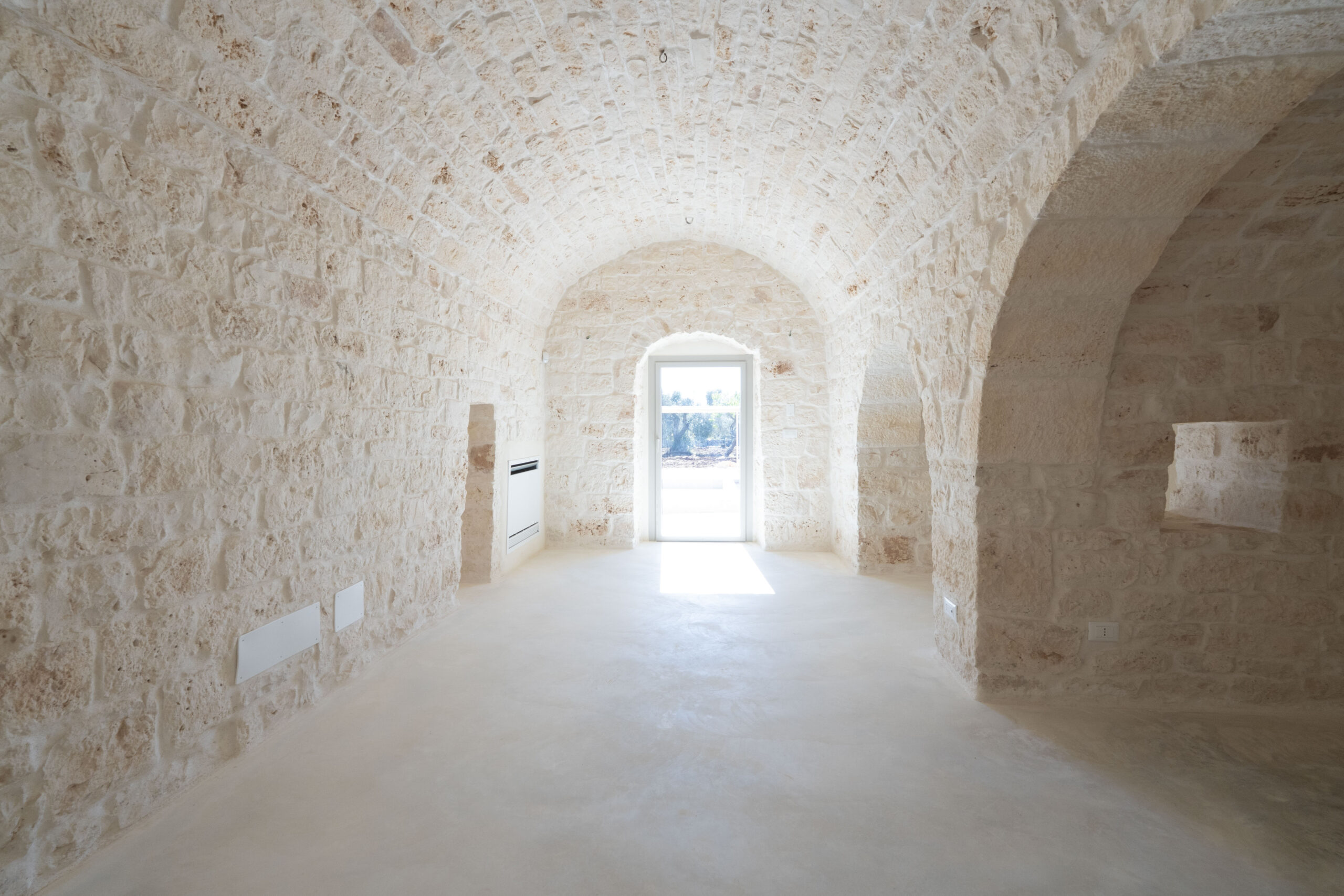 Splendida proprietà con trulli e piscina in vendita nella Valle d’Itria – Ceglie Messapica (BR)Stunning Trulli Property with Pool for Sale in the Itria Valley – Ceglie Messapica (BR)