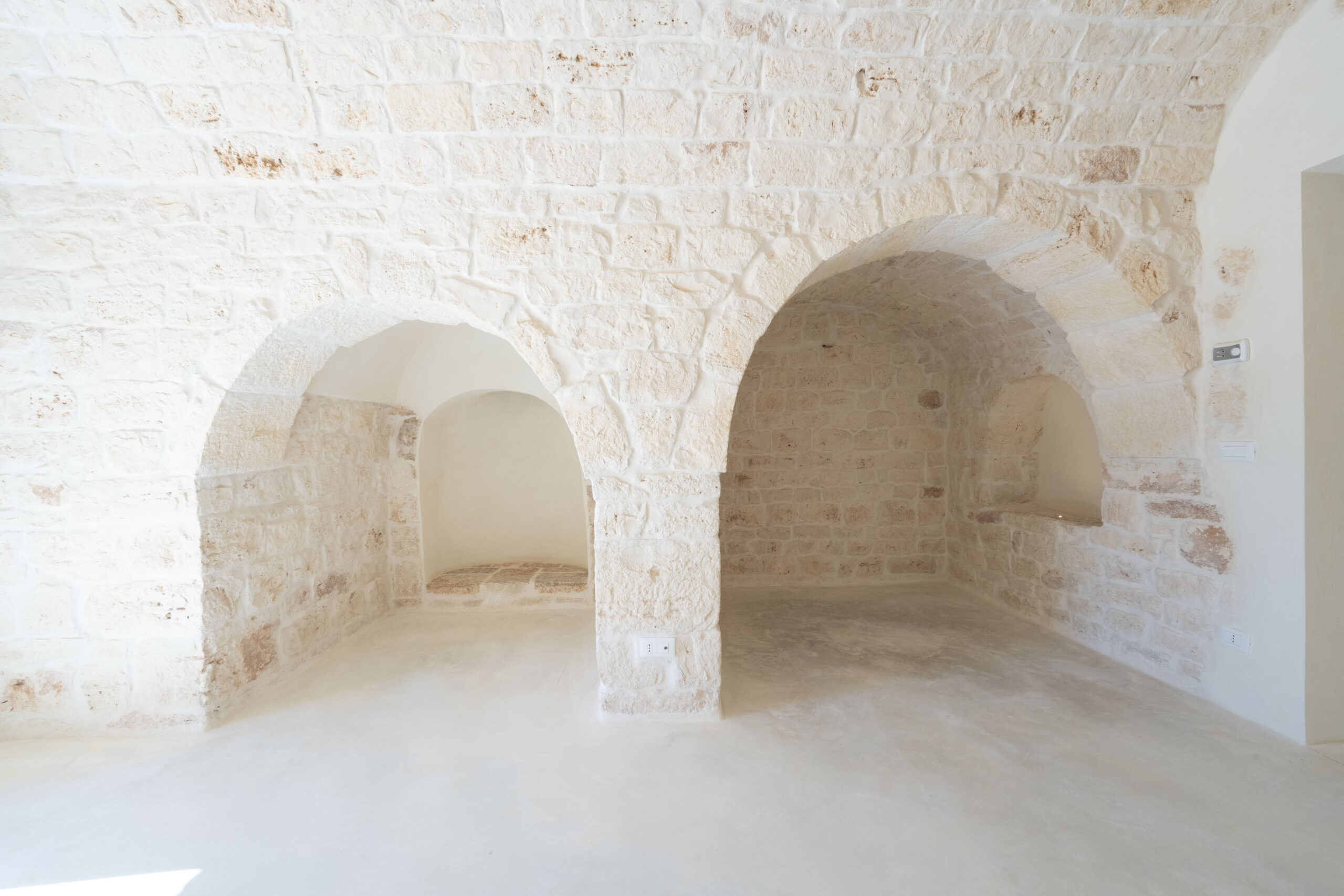 Splendida proprietà con trulli e piscina in vendita nella Valle d’Itria – Ceglie Messapica (BR)Stunning Trulli Property with Pool for Sale in the Itria Valley – Ceglie Messapica (BR)