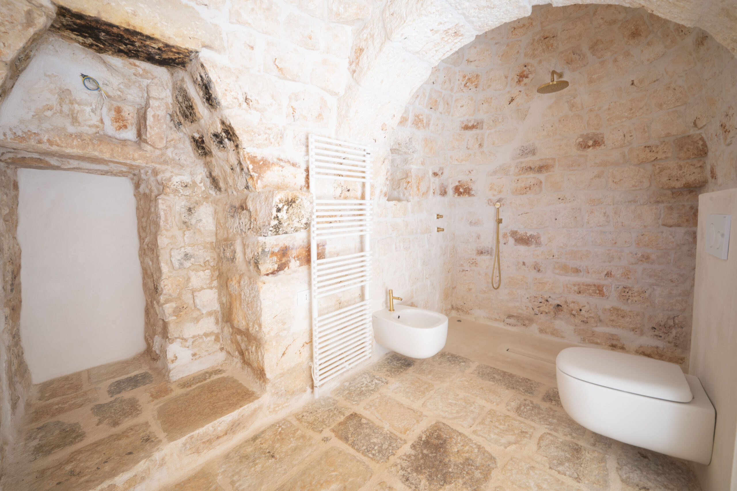 Splendida proprietà con trulli e piscina in vendita nella Valle d’Itria – Ceglie Messapica (BR)Stunning Trulli Property with Pool for Sale in the Itria Valley – Ceglie Messapica (BR)