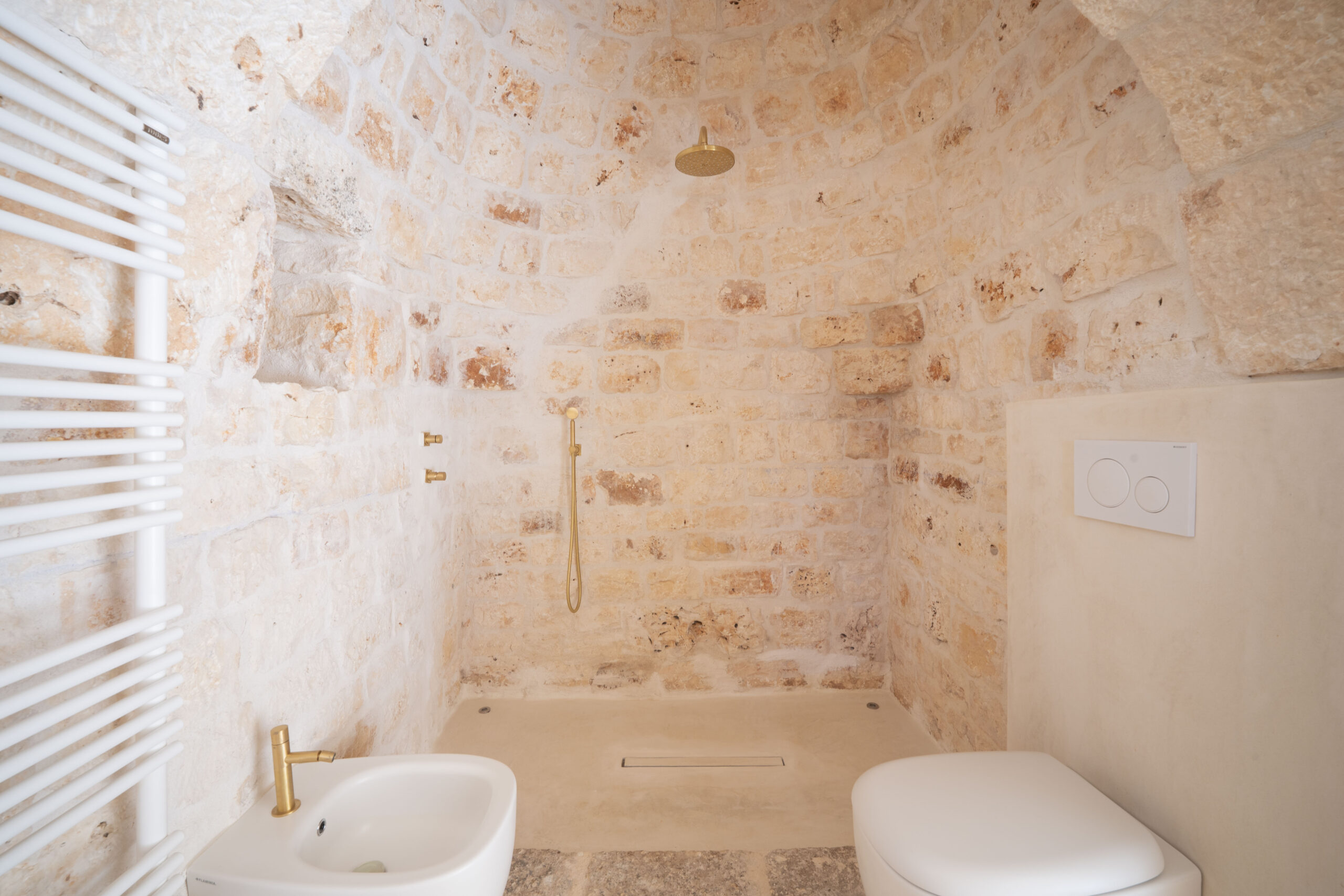 Splendida proprietà con trulli e piscina in vendita nella Valle d’Itria – Ceglie Messapica (BR)Stunning Trulli Property with Pool for Sale in the Itria Valley – Ceglie Messapica (BR)