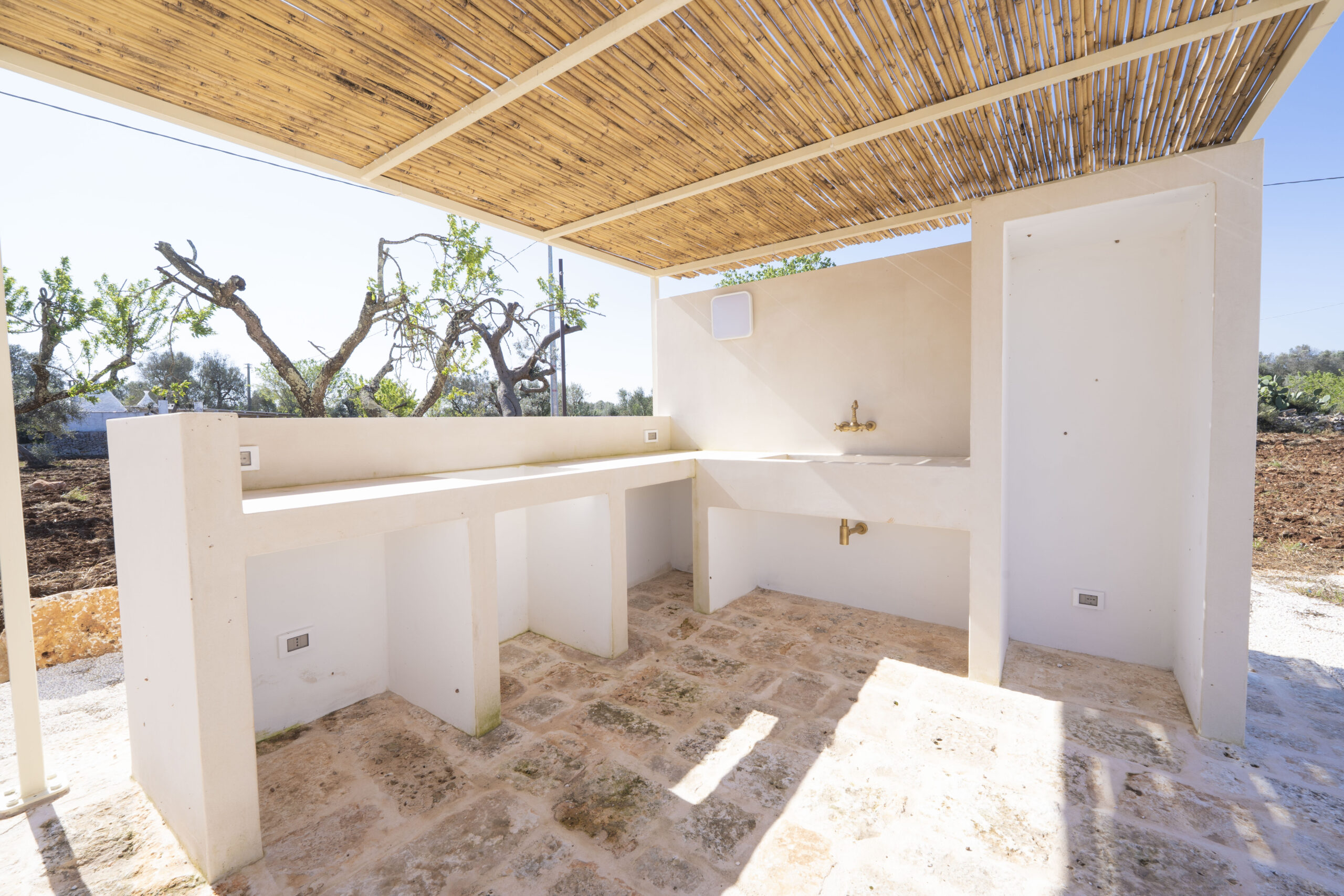 Splendida proprietà con trulli e piscina in vendita nella Valle d’Itria – Ceglie Messapica (BR)Stunning Trulli Property with Pool for Sale in the Itria Valley – Ceglie Messapica (BR)