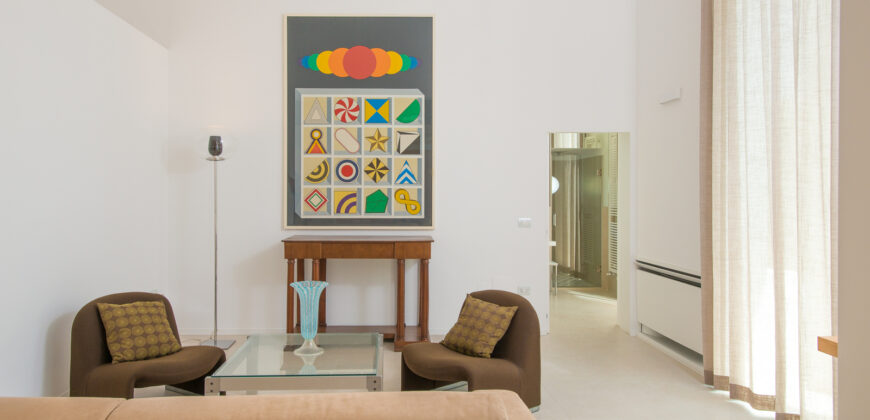 Grande palazzo storico di pregio già a reddito