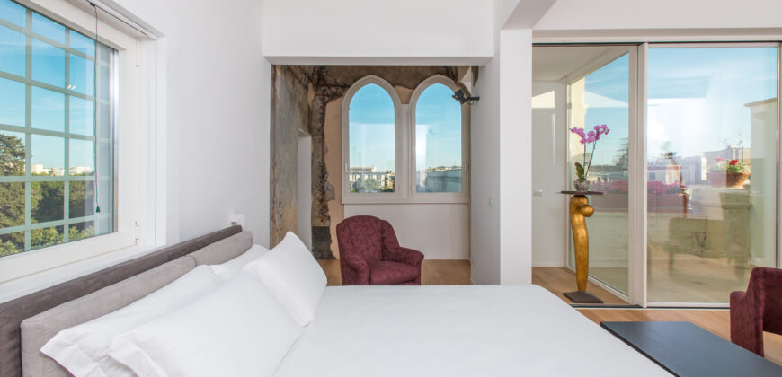 Grande palazzo storico di pregio già a reddito