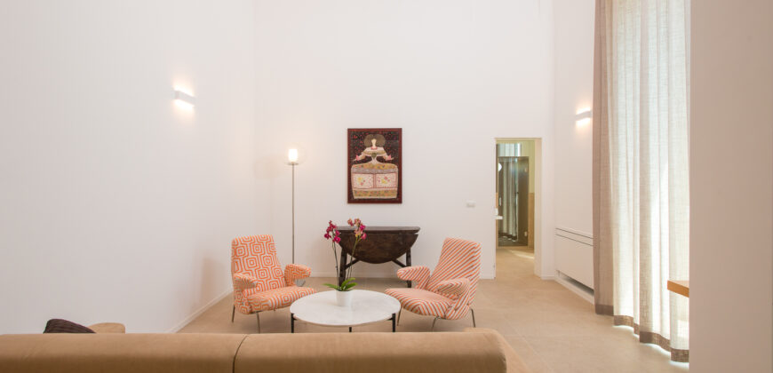 Grande palazzo storico di pregio già a reddito