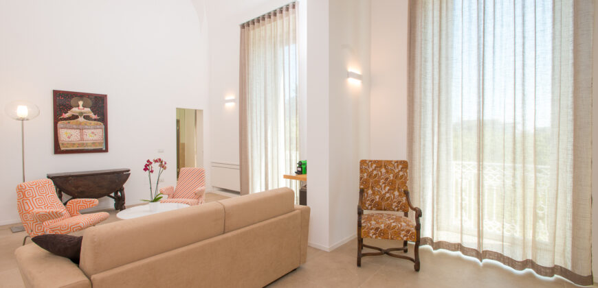 Grande palazzo storico di pregio già a reddito