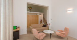 Grande palazzo storico di pregio già a reddito