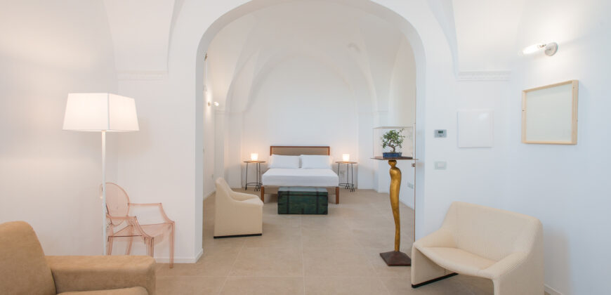 Grande palazzo storico di pregio già a reddito