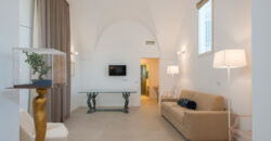 Grande palazzo storico di pregio già a reddito