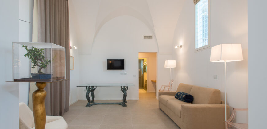 Grande palazzo storico di pregio già a reddito