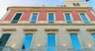 Grande palazzo storico di pregio già a reddito