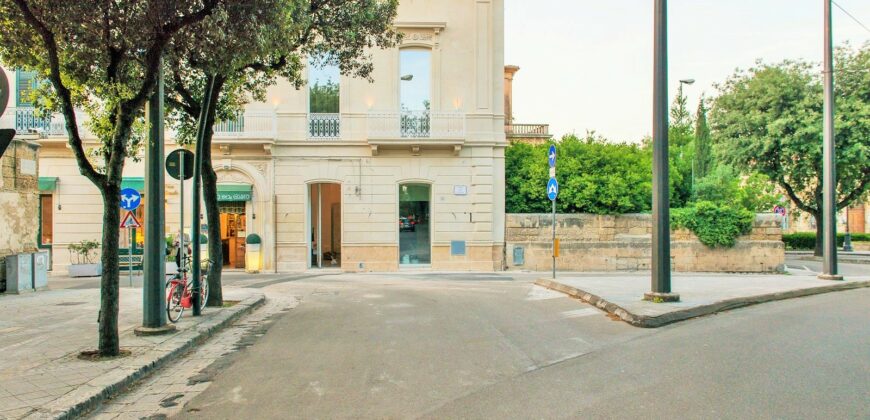 Grande palazzo storico di pregio già a reddito