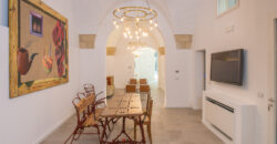 Grande palazzo storico di pregio già a reddito