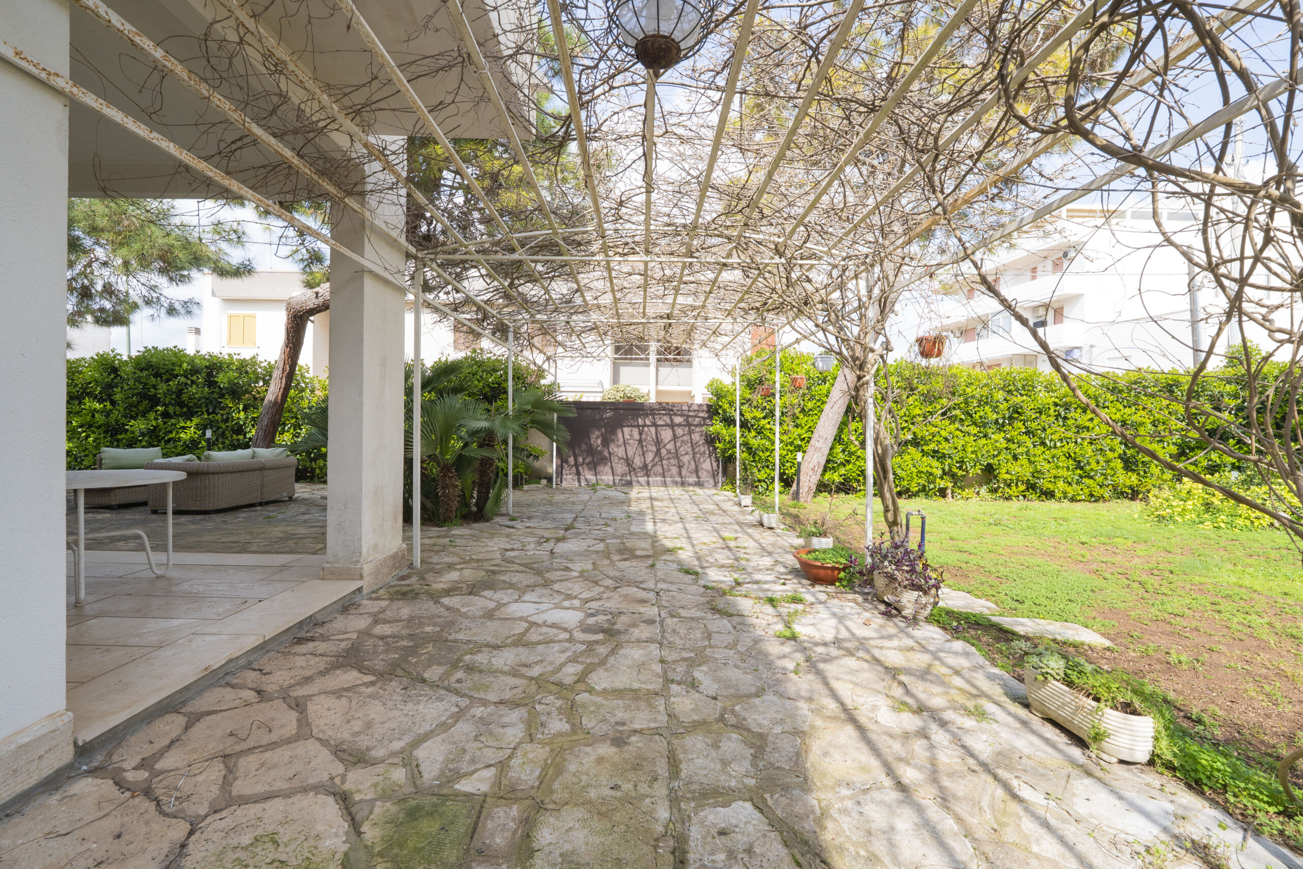 Villa di Charme a Porto Cesareo – A pochi passi dal mare, ideale anche per investitori