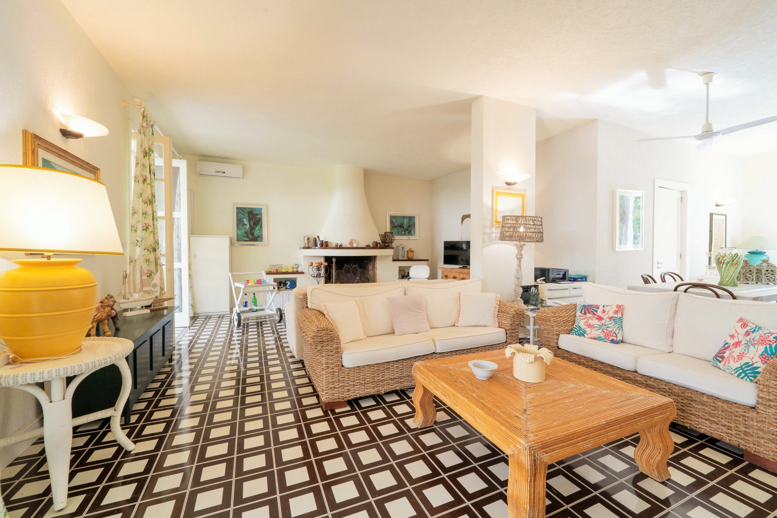 Villa di Charme a Porto Cesareo – A pochi passi dal mare, ideale anche per investitori