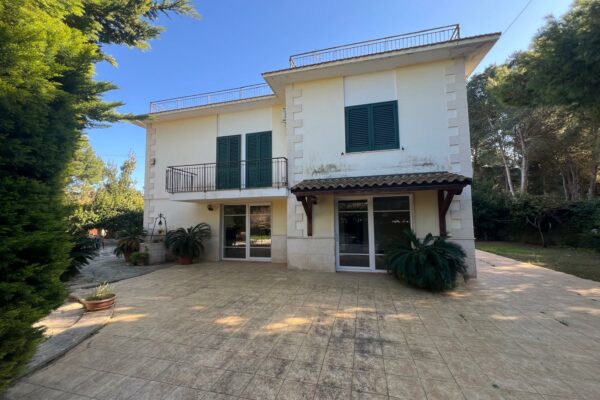Villa in vendita sulla litoranea Lecce –  San Cataldo (Comune di Vernole)