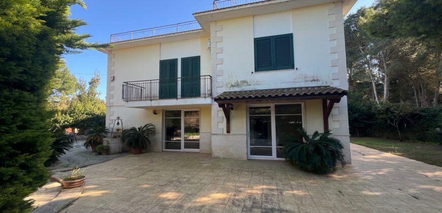 Villa in vendita sulla litoranea Lecce –  San Cataldo (Comune di Vernole)