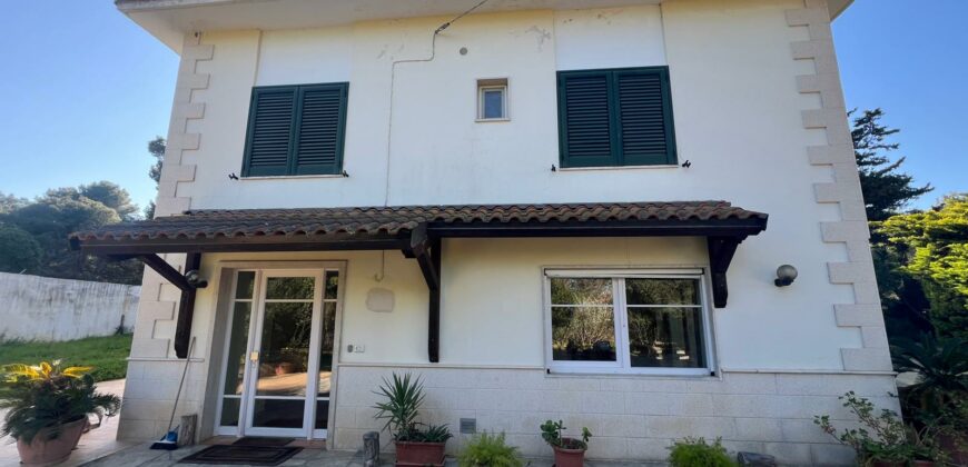 Villa in vendita sulla litoranea Lecce –  San Cataldo (Comune di Vernole)
