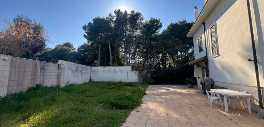 Villa in vendita sulla litoranea Lecce –  San Cataldo (Comune di Vernole)