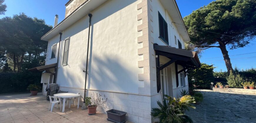 Villa in vendita sulla litoranea Lecce –  San Cataldo (Comune di Vernole)