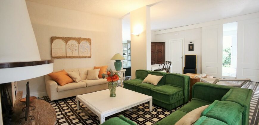 Villa di Charme a Porto Cesareo – A Pochi Passi dal Mare