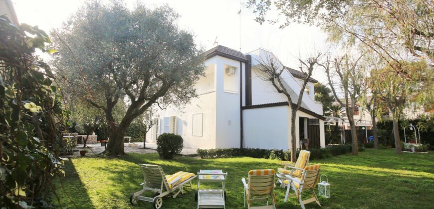 Villa di Charme a Porto Cesareo – A Pochi Passi dal Mare