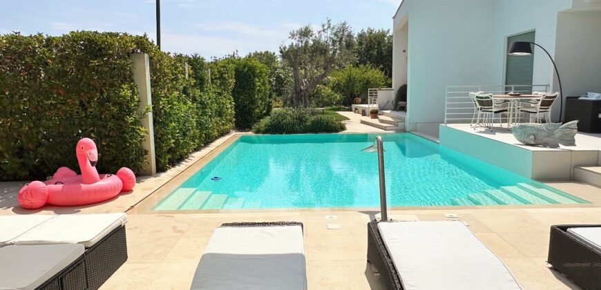 OTRANTO – VILLA PANORAMICA CON PISCINA A 800 MT DAL MARE