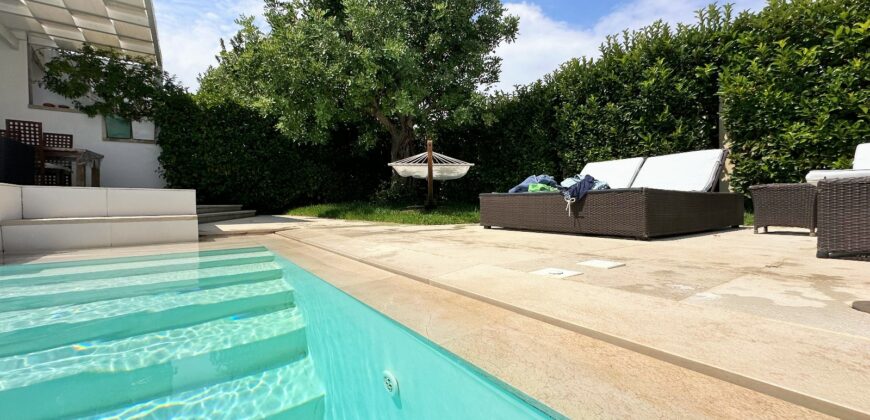 OTRANTO – VILLA PANORAMICA CON PISCINA A 800 MT DAL MARE