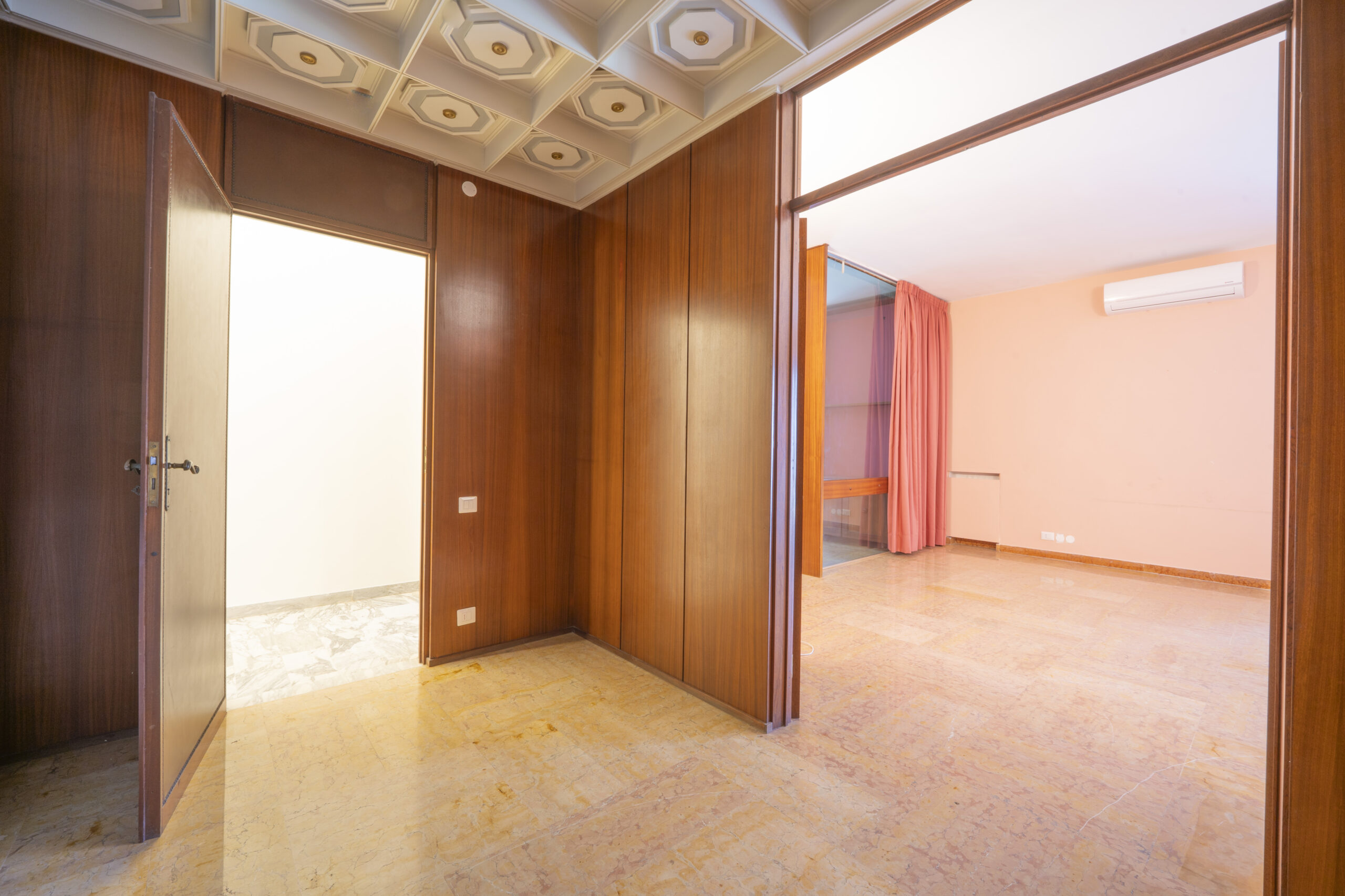 Zona Mazzini ampio appartamento con garage